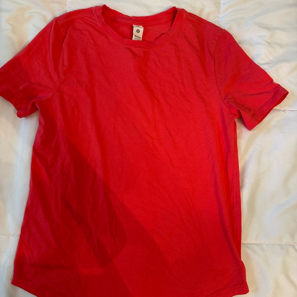 Pink/coral short sleeve size 2 lululemon shirt